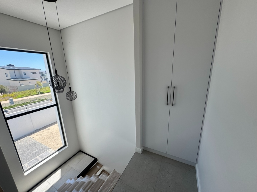 4 Bedroom Property for Sale in Sandown Western Cape